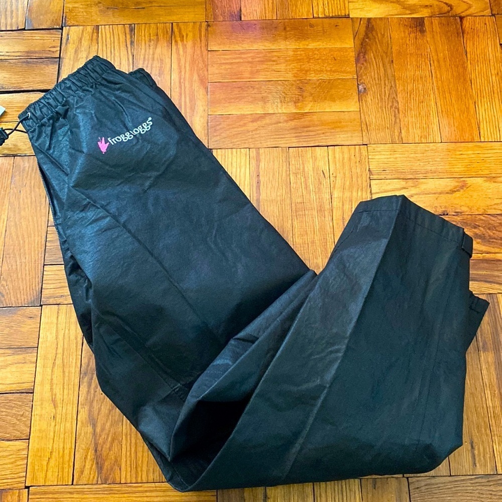 NWT frogg toggs pro action pants size: s